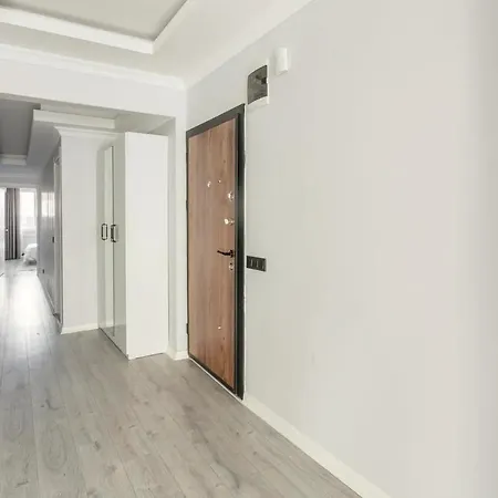 Fully Renovated Modern *